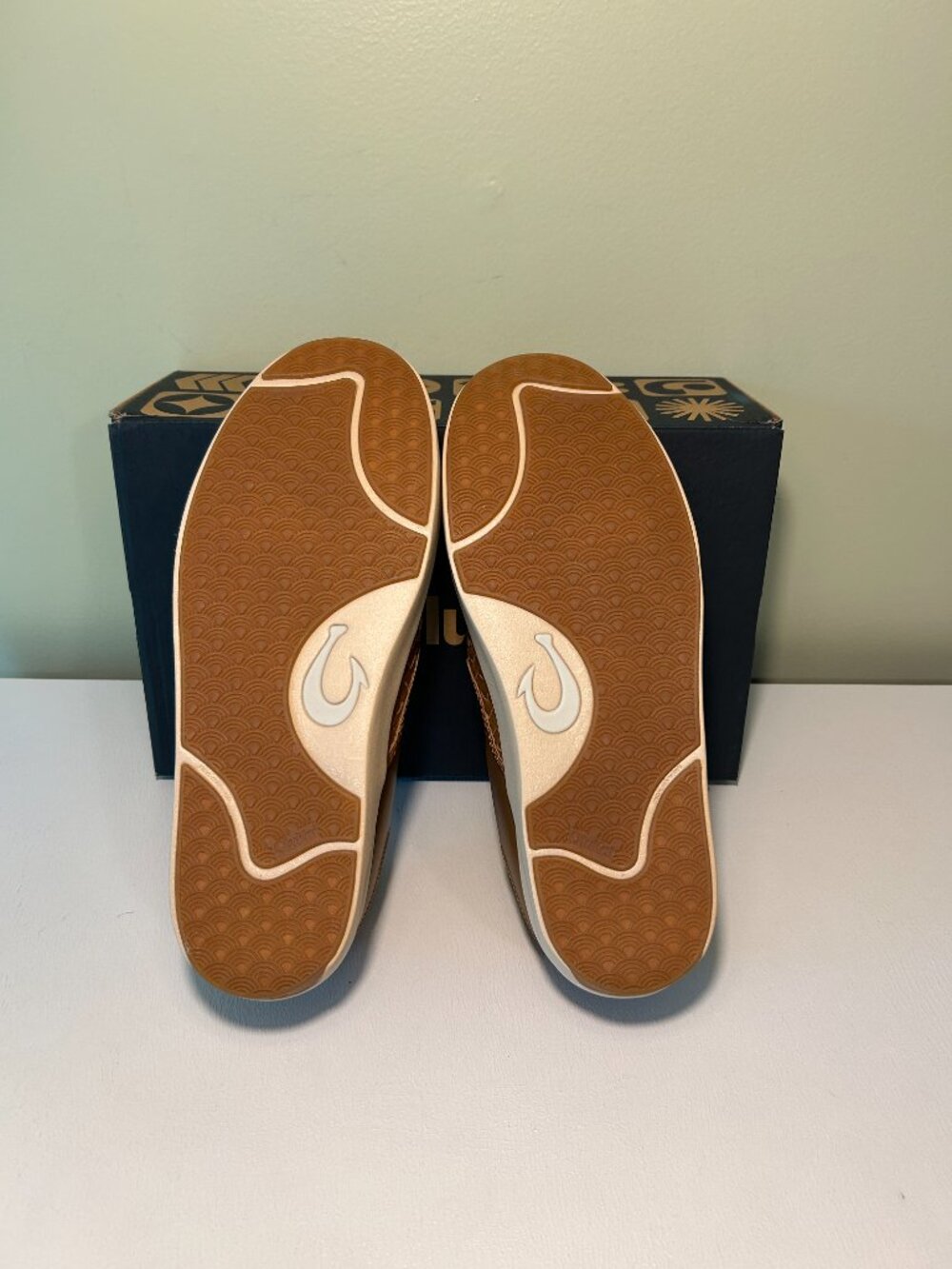 Olukai Men's Lae‘ahi Lauhala Woven Leather Shoes - Picture 13 of 16